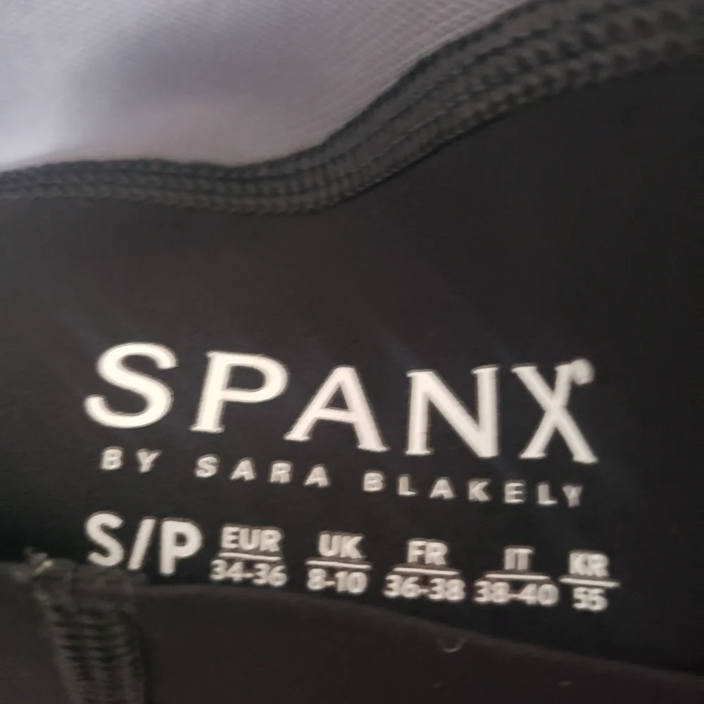 SPANX Black Sculpting High-Rise Leggings - Picture 4 of 7